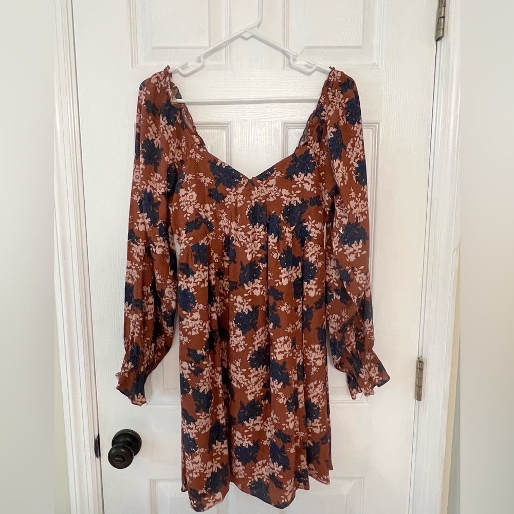 En Créme Floral Dress